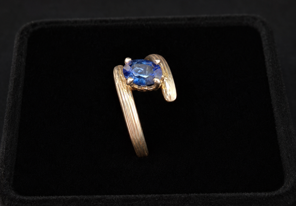 Brilliant oval sapphire ring