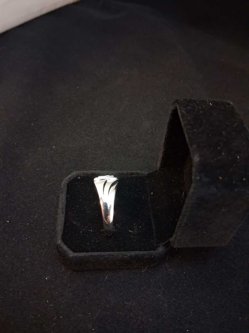 Mans Sterling silver black onyx ring with diamond cross